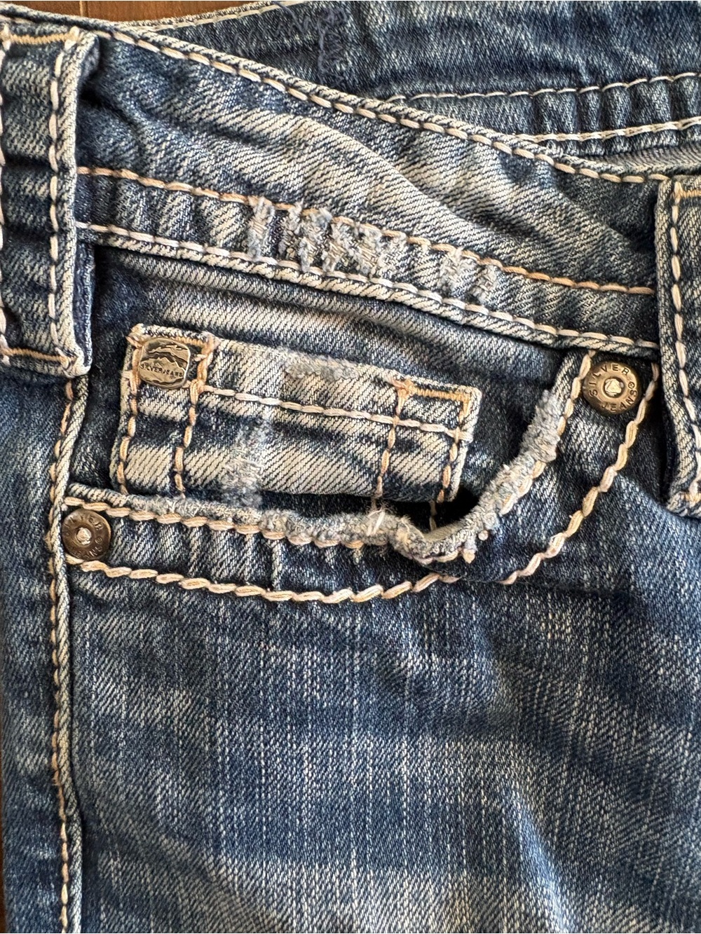 Silver Jeans Co. Pioneer Bootcut Distressed Medium Wash Jeans Size 31x33 - Picture 5 of 12